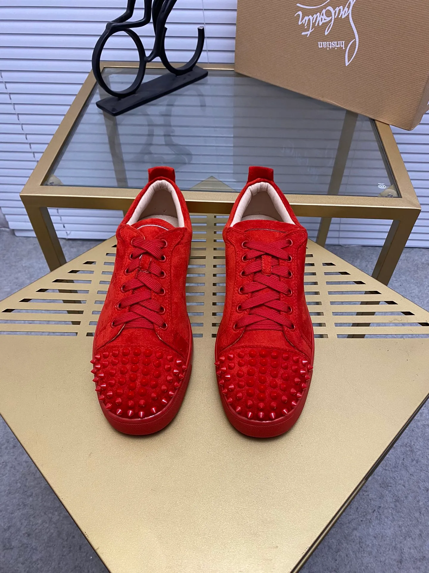 Ex-factory price 420. christian louboutin (CL red sole shoes) counter nail series, high-top casual sneakers for couples 📢 📢 📢 Exclusive hot style release 🎈🎈💪 Movable latex feet 👻 Finished outsole stitching line [satisfied] 😝Female 35-40# Male 38#-46, global supply😝 [Top version]: Original imported cowhide upper, top original leather lining, original molded TPU outsole, original 1:1 detail processing, original shoe last, large quantities in stock, rest assured as shown above